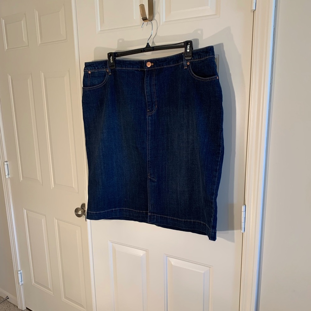 Talbots front slit dark rinse denim skirt